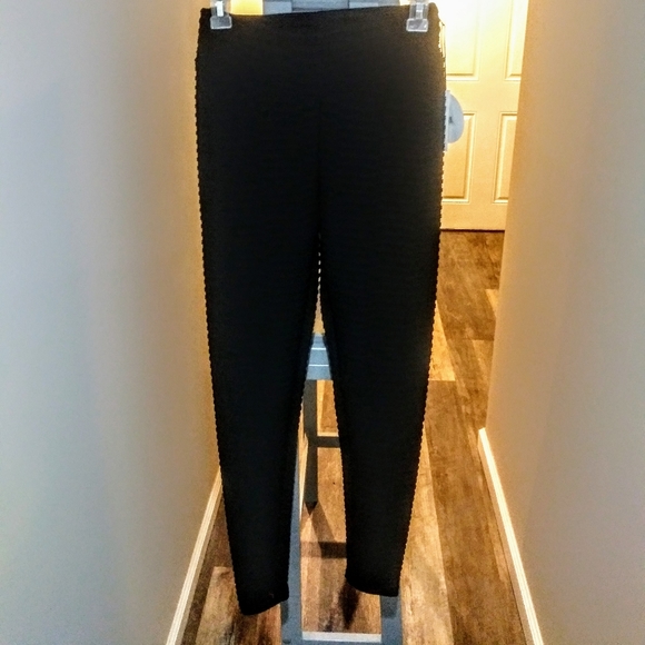 Small  Black Ribbed Leggings W Tummy Control - Picture 1 of 3